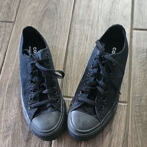 Converse Black Low-Top Canvas Sneakers - Women